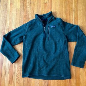 Patagonia Men’s quarter zip sweater in deep heather green. Size S